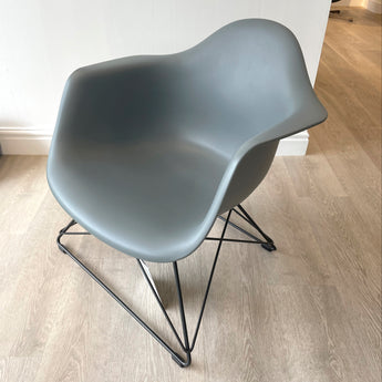 Vitra Eames Plastic Armchair LAR Ex-Display