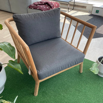 Skagerak Tradition Outdoor Lounge Chair Display