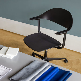 Vitra Mynt Plastic Office Chair Four Star Base