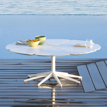 Knoll Petal Outdoor Coffee Table